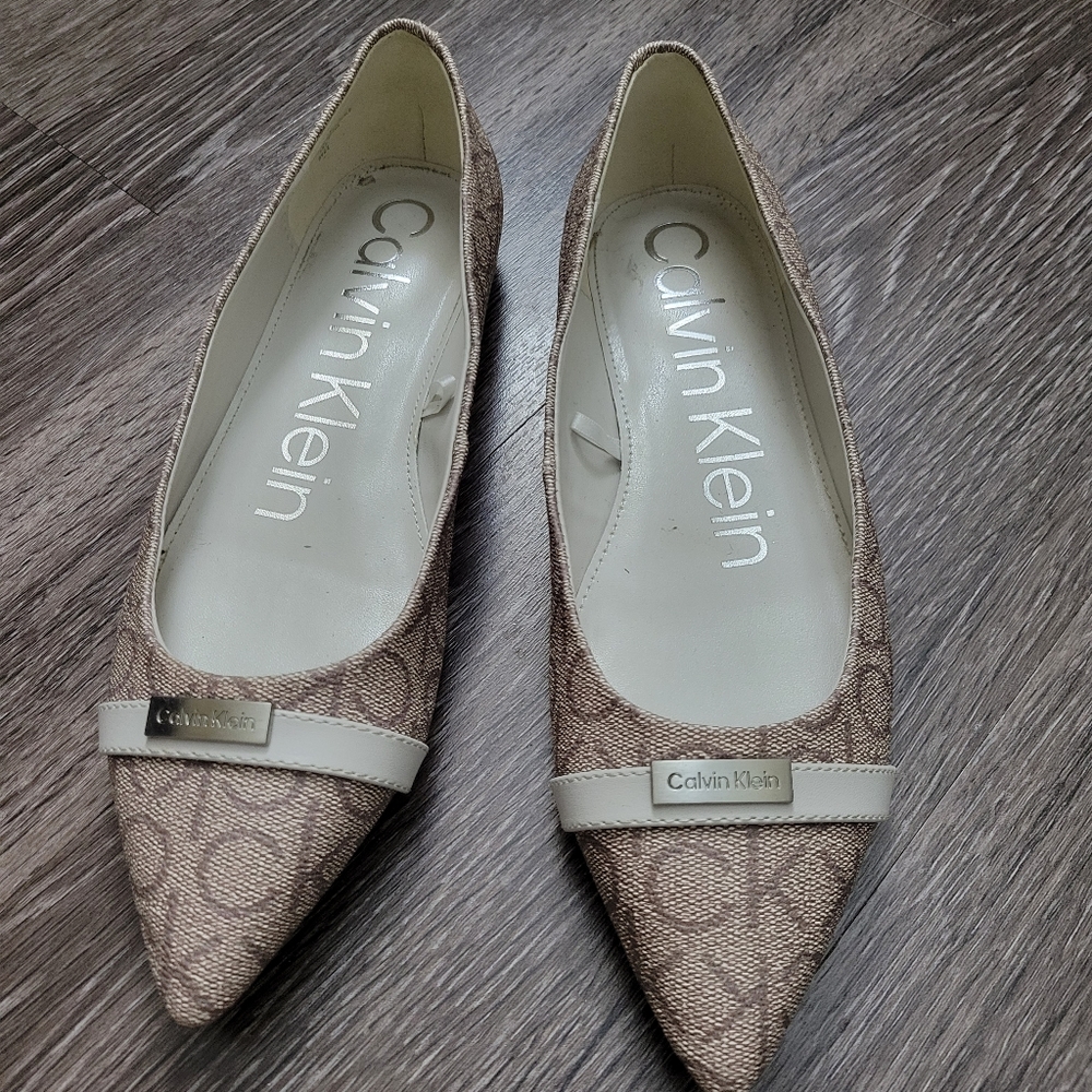 Shoes - Picture 2 of 4